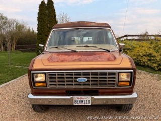 Ford Econoline E150 5.0 V8 Classic Coach 1984