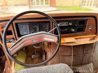 Ford Econoline E150 5.0 V8 Classic Coach 1984