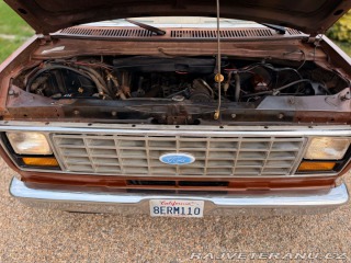 Ford Econoline E150 5.0 V8 Classic Coach 1984