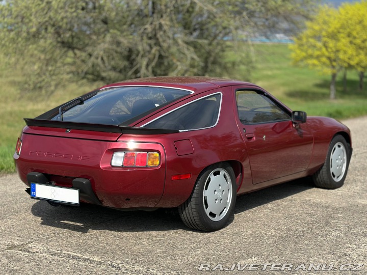 Porsche 928 S 1981