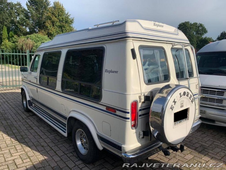 Ford Econoline E150 1988