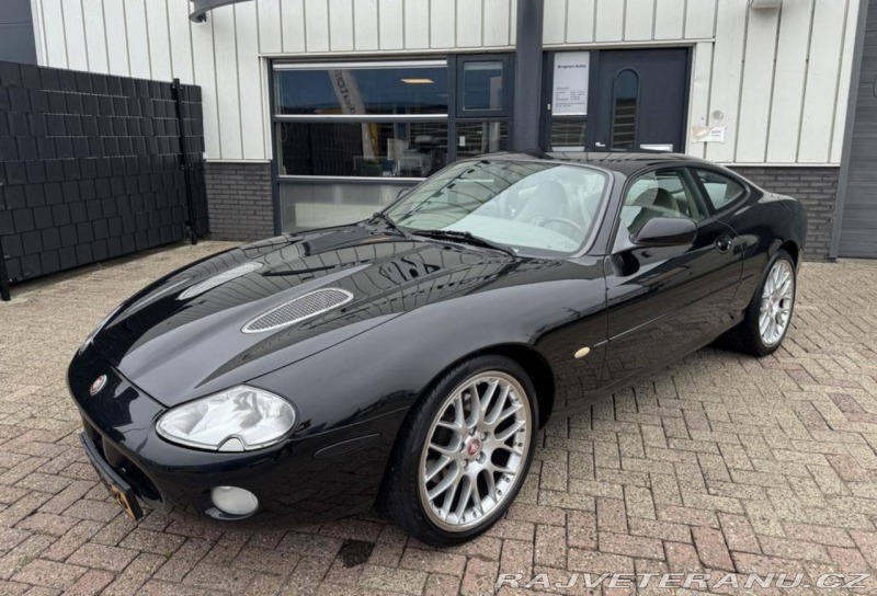 Jaguar XKR 