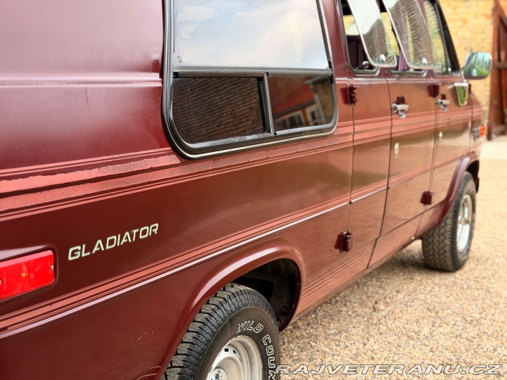 Chevrolet G20 Gladiator By Glaval 1991