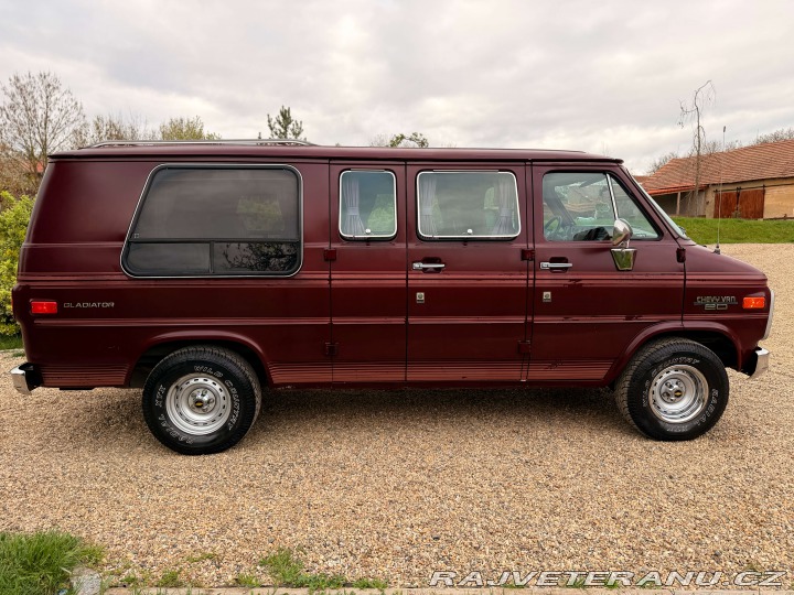 Chevrolet G20 Gladiator By Glaval 1991