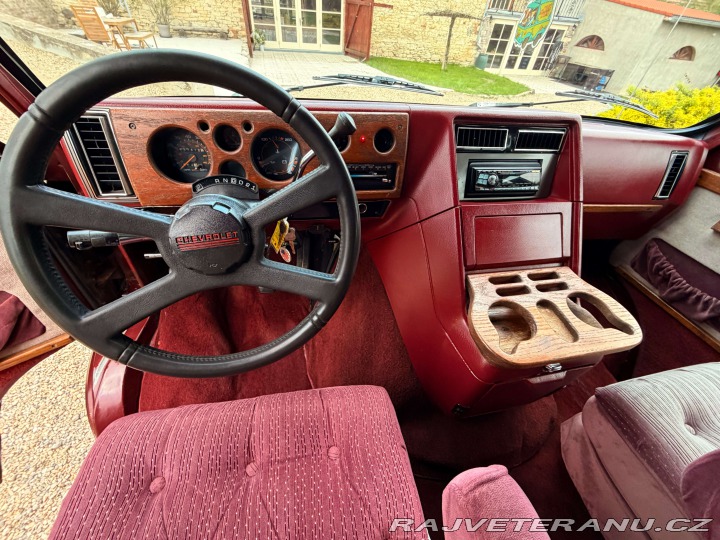 Chevrolet G20 Gladiator By Glaval 1991