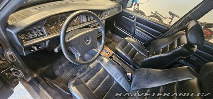 Mercedes-Benz 190 2.6 1988