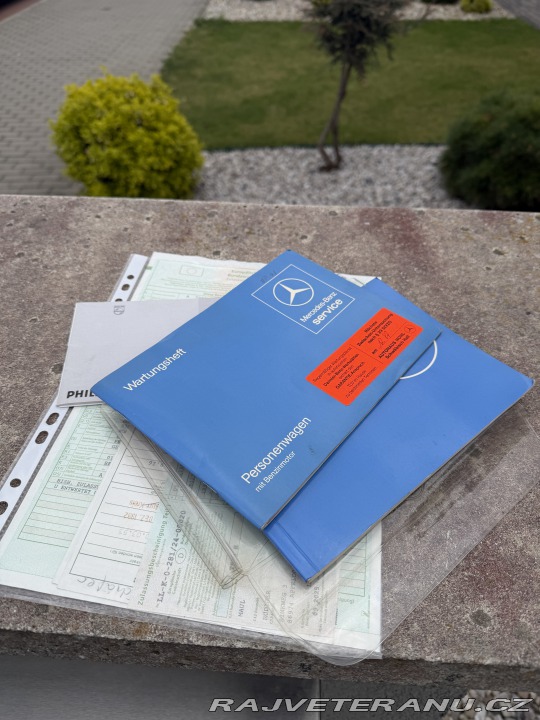 Mercedes-Benz 200 W123 1982