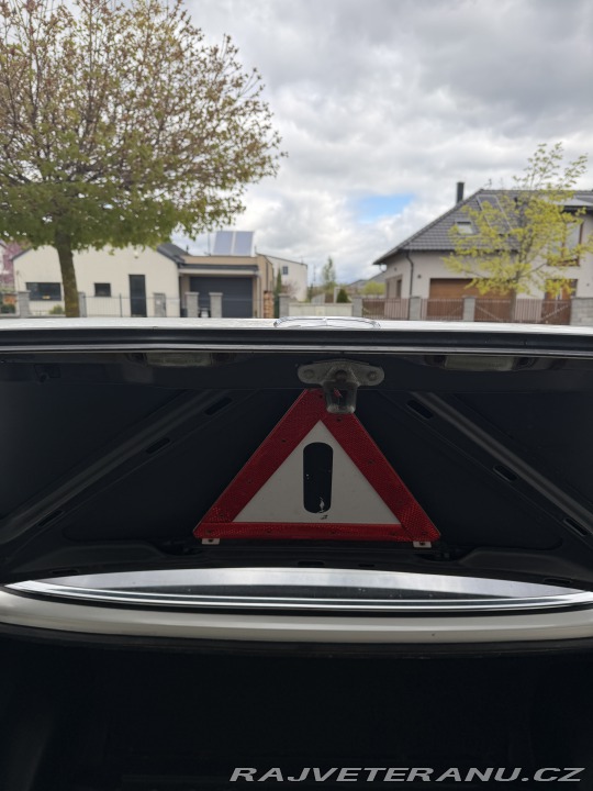 Mercedes-Benz 200 W123 1982