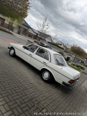 Mercedes-Benz 200 W123 1982