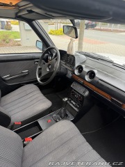 Mercedes-Benz 200 W123 1982