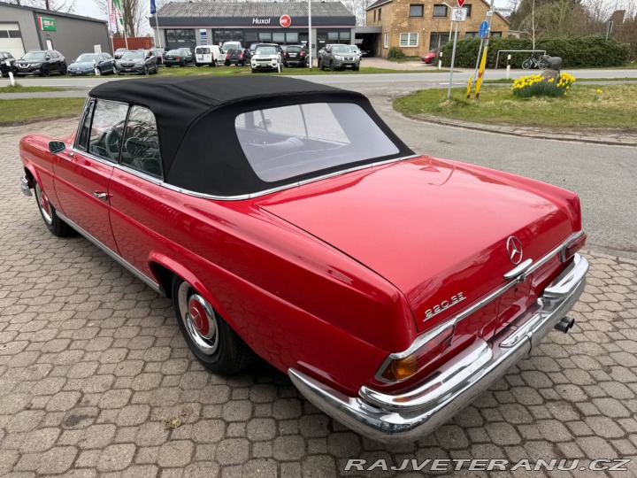 Mercedes-Benz 220 SEb W111 1963