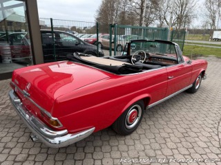 Mercedes-Benz 220 SEb W111 1963