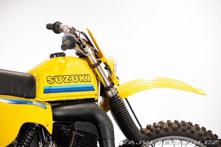 Suzuki Ostatní modely 400 PE 1980