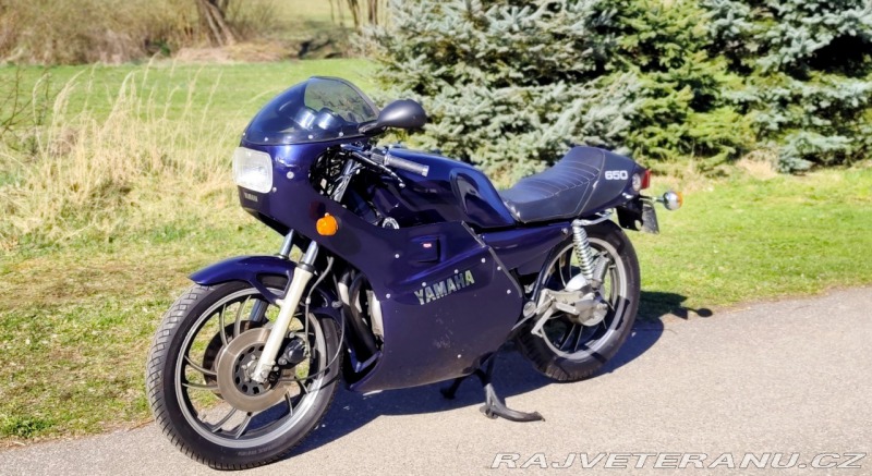 Yamaha XJ 650 dobová sport. úprava