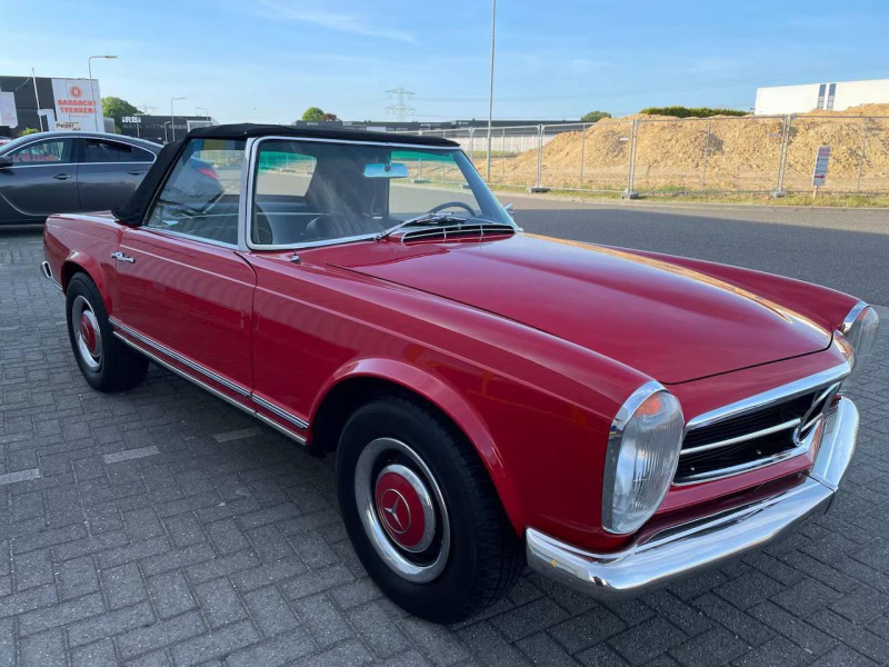 Mercedes-Benz 230 SL W113