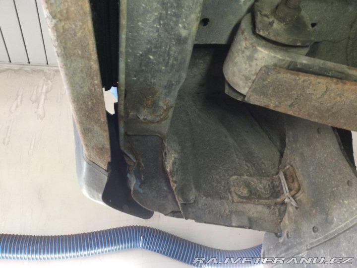 Ford Transit mikrobus 9 míst 1990