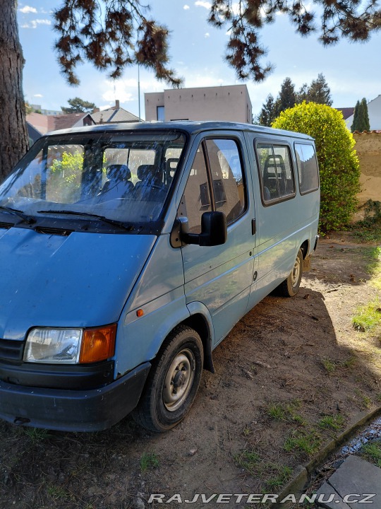 Ford Transit mikrobus 9 míst 1990