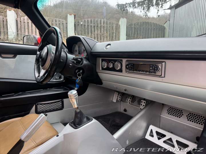 Opel Ostatní modely 2.2 unikátní historie 2001