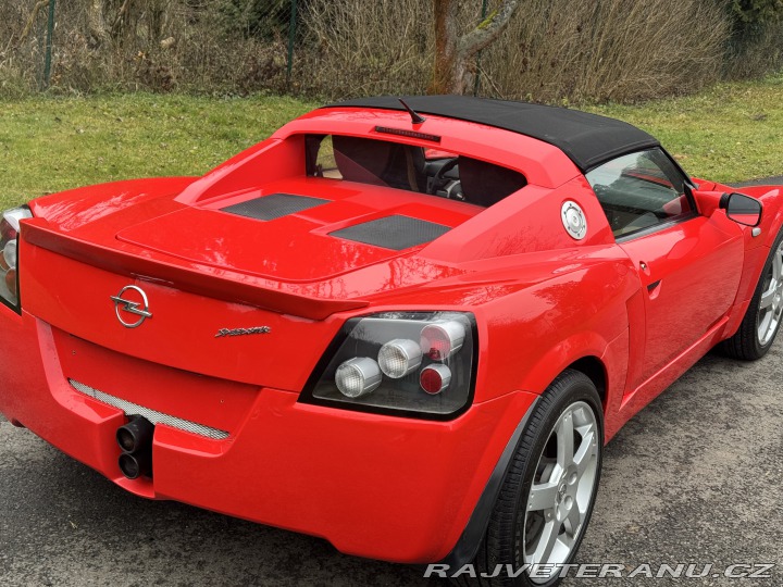 Opel Ostatní modely 2.2 unikátní historie 2001