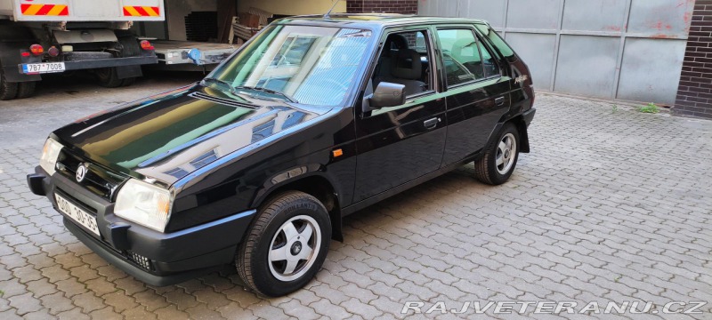 Škoda Favorit Black Line