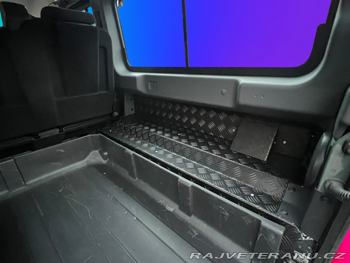 Land Rover Defender 110 Station Wagon 2015