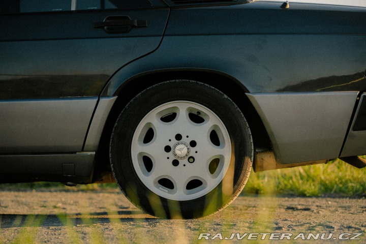 Mercedes-Benz 190  1990