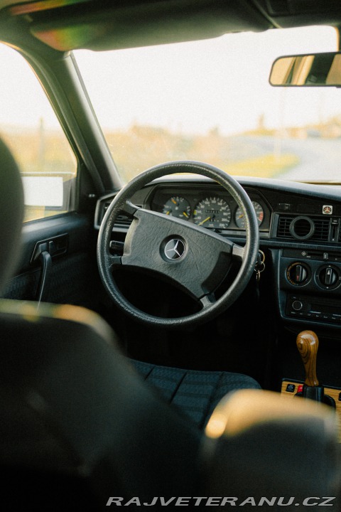 Mercedes-Benz 190  1990