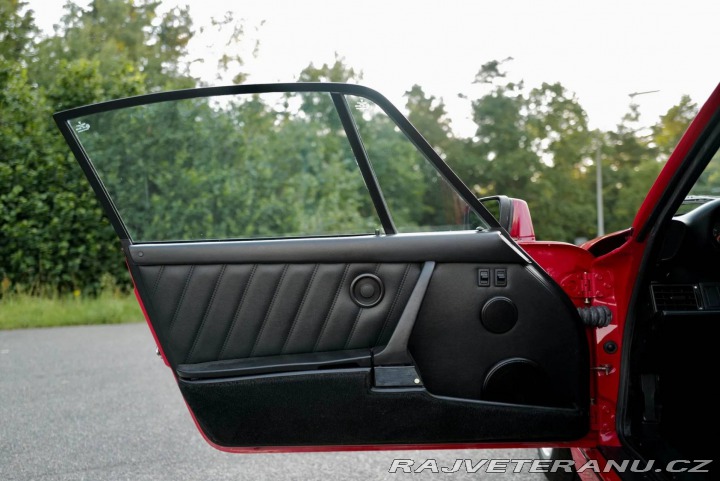 Porsche Ostatní modely 964 Carrera 2 1989