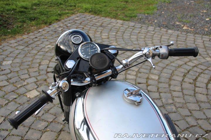 Norton Ostatní modely 18 OHV - 500cc -Bílé SPZ 1953