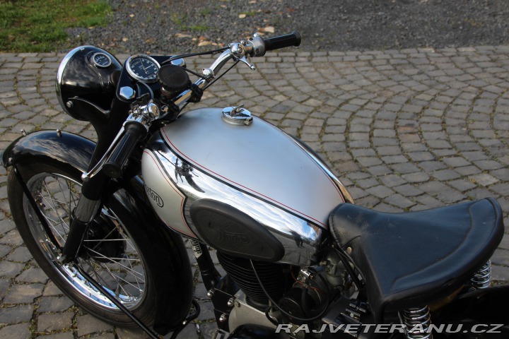 Norton Ostatní modely 18 OHV - 500cc -Bílé SPZ 1953