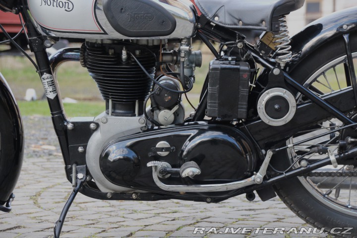 Norton Ostatní modely 18 OHV - 500cc -Bílé SPZ 1953