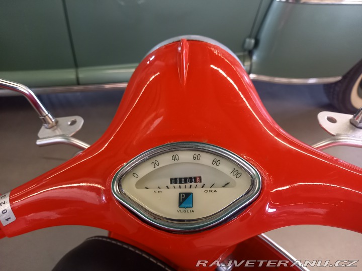 Ostatní značky Ostatní modely Vespa Super 150 -Bílé SPZ 1964