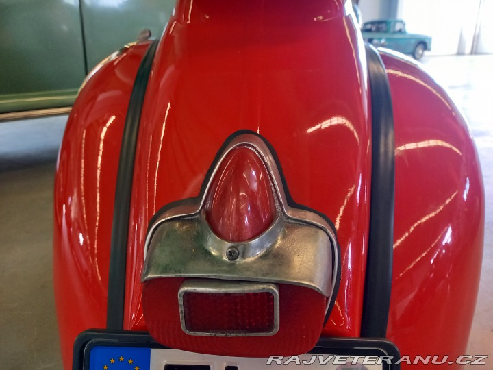 Ostatní značky Ostatní modely Vespa Super 150 -Bílé SPZ 1964