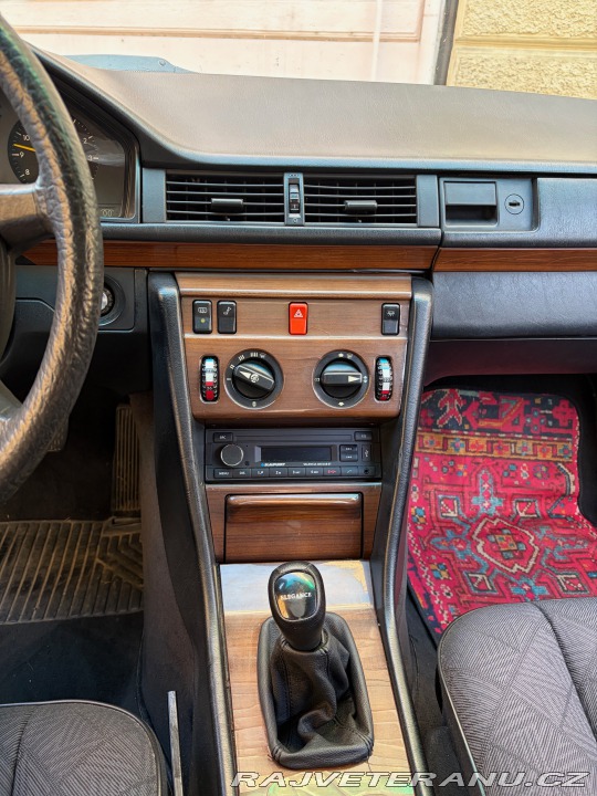 Mercedes-Benz Ostatní modely W124 250D 1988