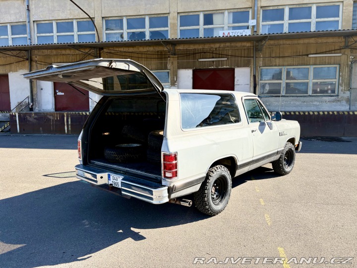 Dodge Ostatní modely Ramcharger 1983