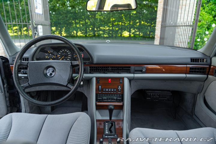 Mercedes-Benz 500 SEL 1985