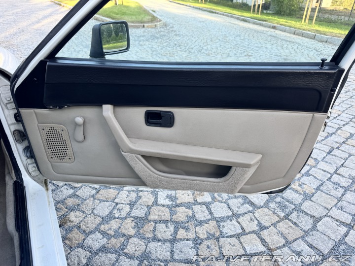 Porsche 924 S 2.5 110kW 1987