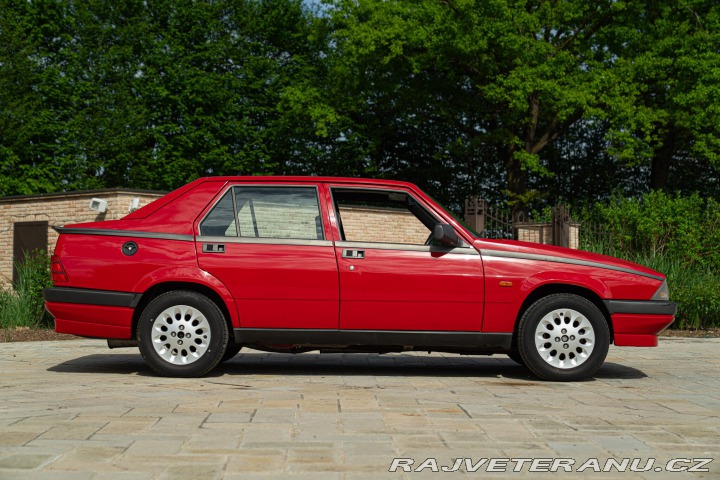 Alfa Romeo 75  1991