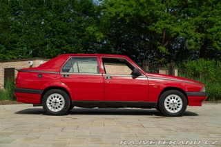 Alfa Romeo 75  1991