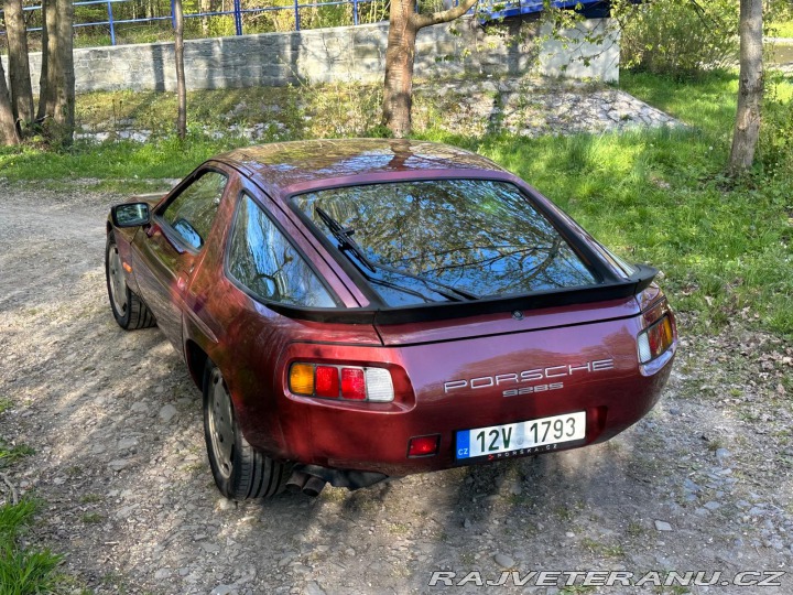 Porsche 928 S 1984