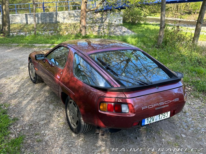Porsche 928 S 1984