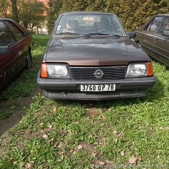 Opel Ascona  1800