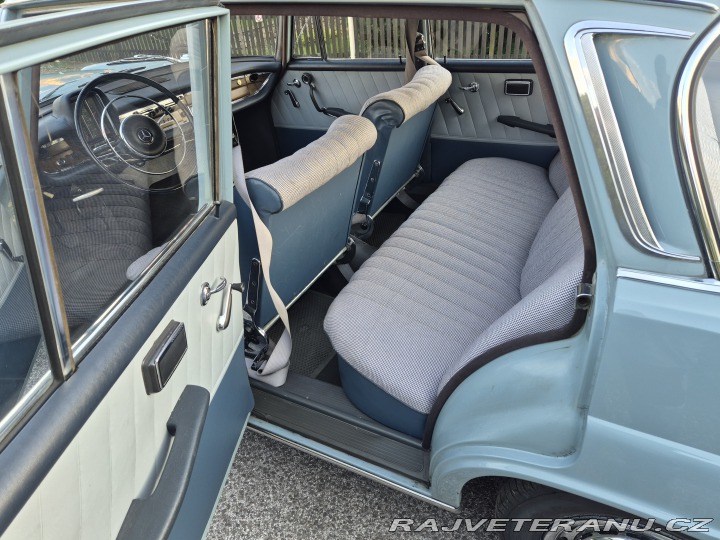 Mercedes-Benz 220 W111 1964