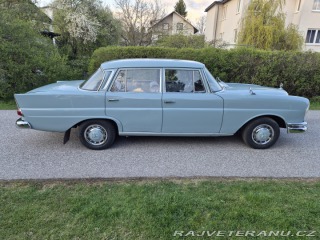 Mercedes-Benz 220 W111 1964