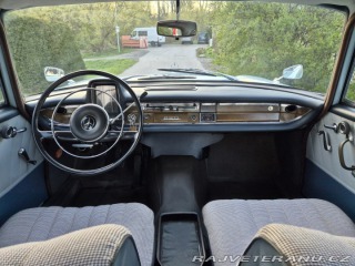 Mercedes-Benz 220 W111 1964