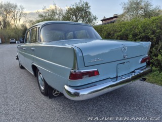 Mercedes-Benz 220 W111 1964