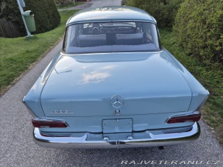 Mercedes-Benz 220 W111 1964