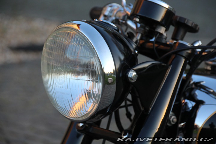 BSA A10 650cc - OHV - Bílé SPZ 1950
