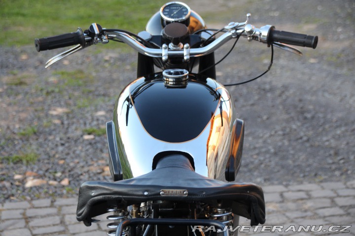 BSA A10 650cc - OHV - Bílé SPZ 1950
