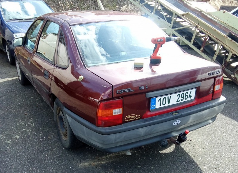 Opel Vectra 1.6i